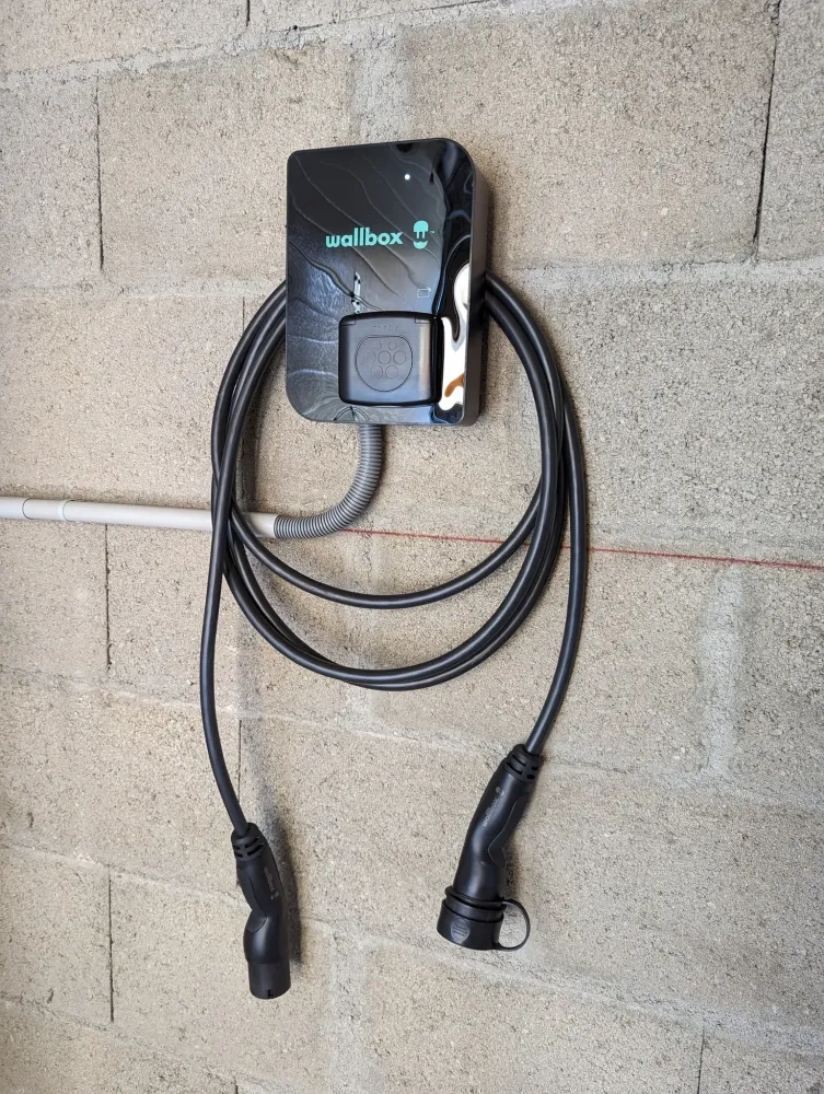 Installation borne de recharge à Saint-Martin-d'Abbat 